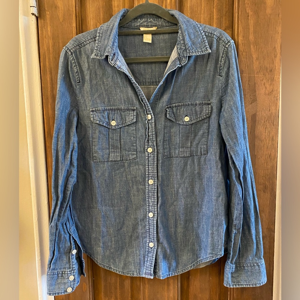Forever 21 Chambray Denim Button Down Shirt Size Small
